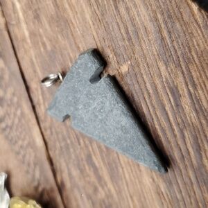 Arrowhead pendant native‎ brutalist